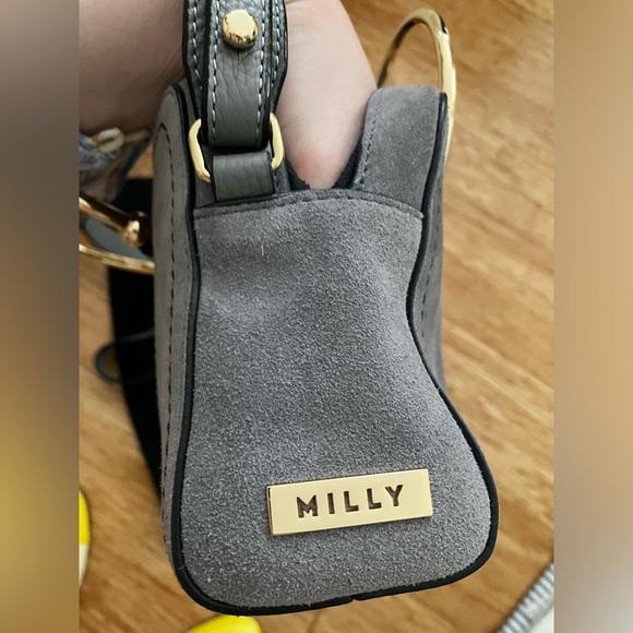 Grey suede Milly crossbody camera bag with ring handles - Picture 9 of 12